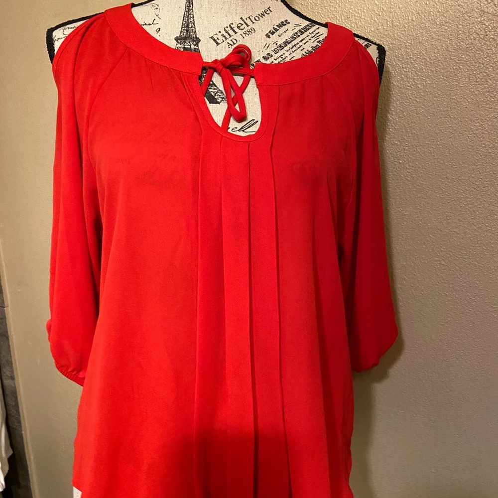 Red blouse - Picture 4 of 4